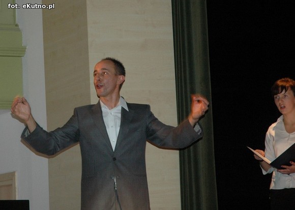 Cała sala śpiewała pieśni patriotyczne