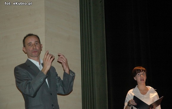 Cała sala śpiewała pieśni patriotyczne