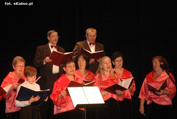 Cała sala śpiewała pieśni patriotyczne