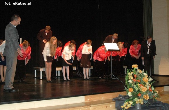 Cała sala śpiewała pieśni patriotyczne