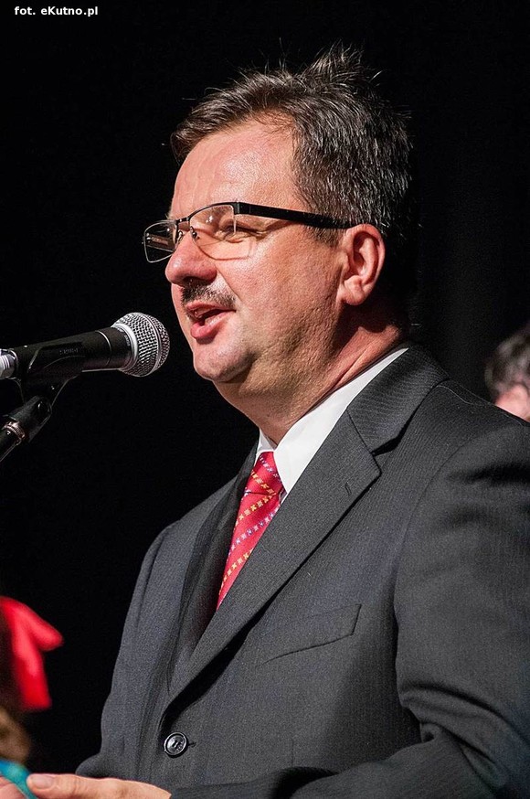 A oni wyrośli z wierzbami nad Wisłą. Exportowy zespół ludowy z Płocka na kutnowskiej scenie