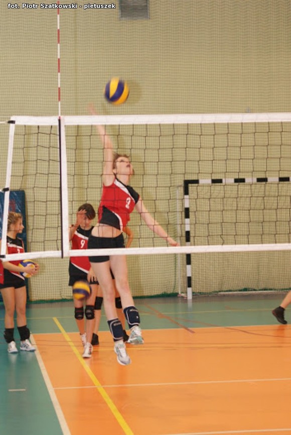 Dziewczyny z Kasprowicza wygrały V Powiatowy Turniej Siatkówki Dziewcząt z okazji Święta Niepodległości