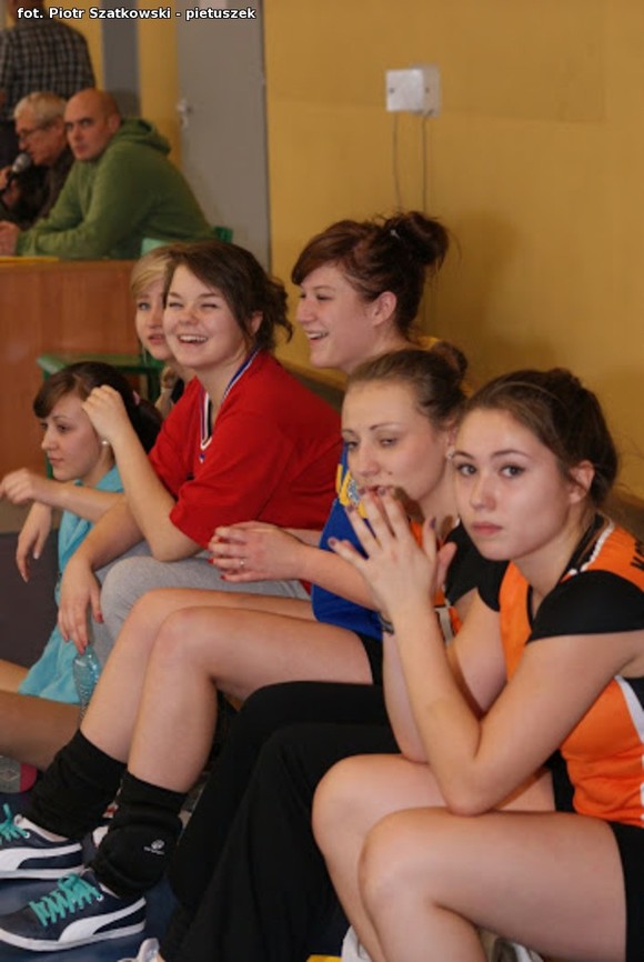 Dziewczyny z Kasprowicza wygrały V Powiatowy Turniej Siatkówki Dziewcząt z okazji Święta Niepodległości