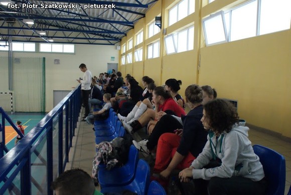 Dziewczyny z Kasprowicza wygrały V Powiatowy Turniej Siatkówki Dziewcząt z okazji Święta Niepodległości