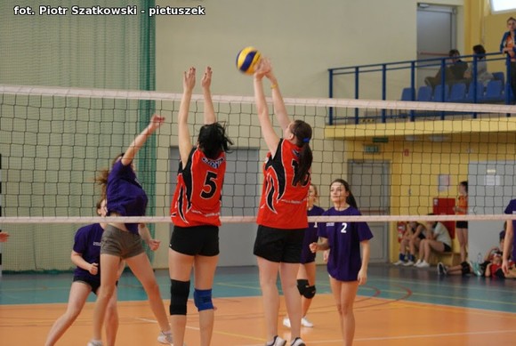 Dziewczyny z Kasprowicza wygrały V Powiatowy Turniej Siatkówki Dziewcząt z okazji Święta Niepodległości