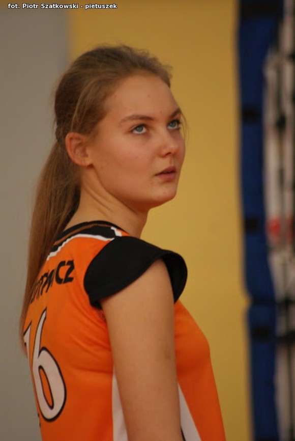 Dziewczyny z Kasprowicza wygrały V Powiatowy Turniej Siatkówki Dziewcząt z okazji Święta Niepodległości