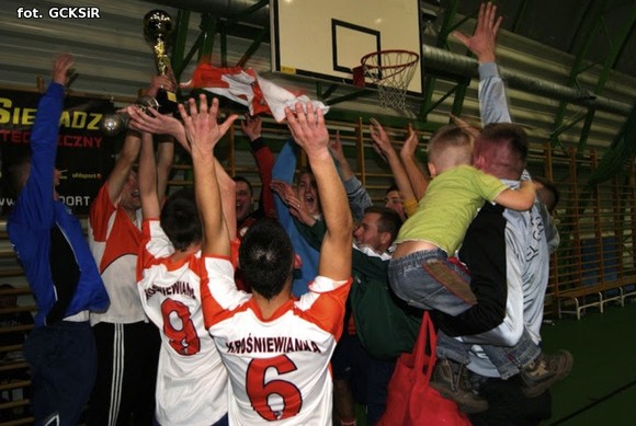 Rekordowa liczba zespołów w Mistrzostwach Krośniewic w Futsalu