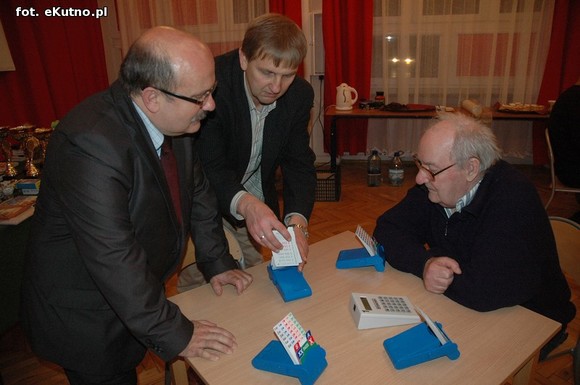 Para z Kutna wygrała turniej brydżowy na Święto Niepodległości w Staszicu