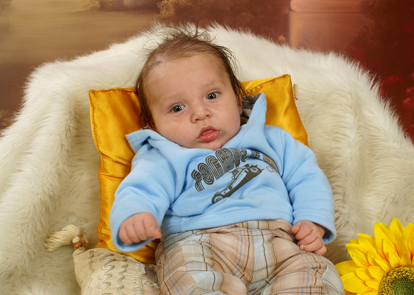 Pochwalili się dzidziusiem. cz.4