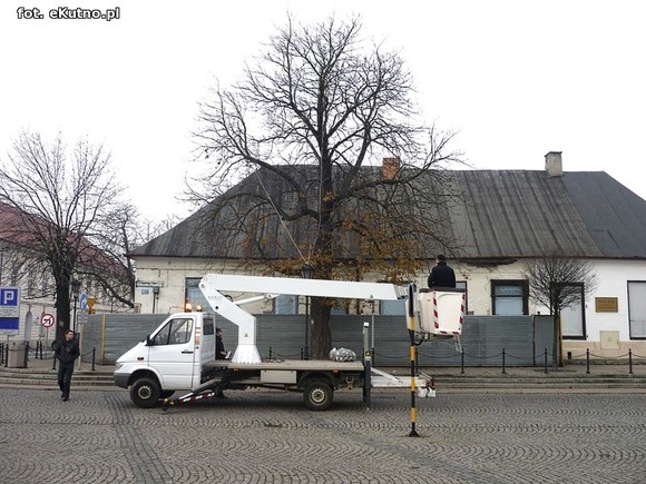 Przed ratuszem już świątecznie