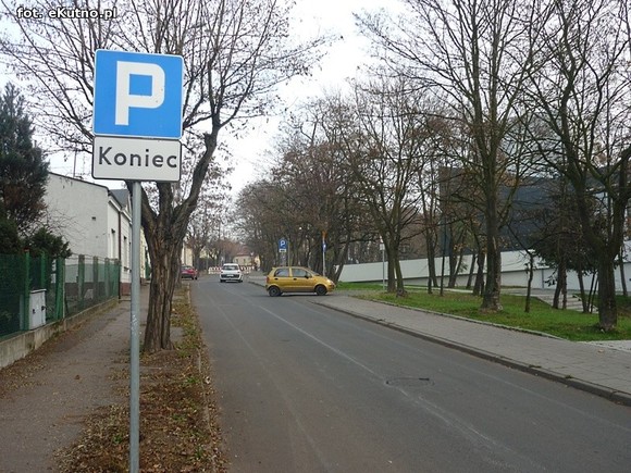 Kierowcy mają pretensje do drogowców, ale sami jeżdżą na pamięć