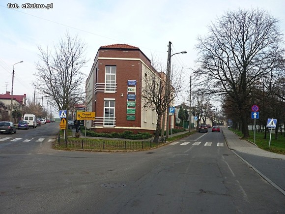 Kierowcy mają pretensje do drogowców, ale sami jeżdżą na pamięć