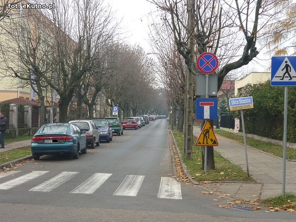 Kierowcy mają pretensje do drogowców, ale sami jeżdżą na pamięć