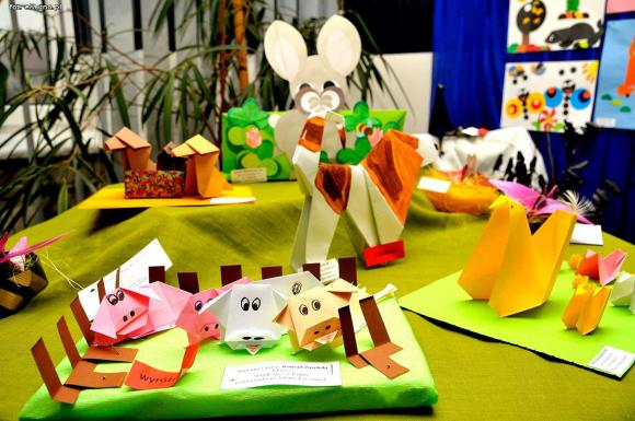 Papierowy świat zwierząt w Urzędzie Miasta