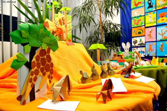 Papierowy świat zwierząt w Urzędzie Miasta