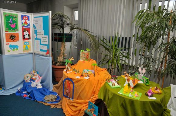 Papierowy świat zwierząt w Urzędzie Miasta