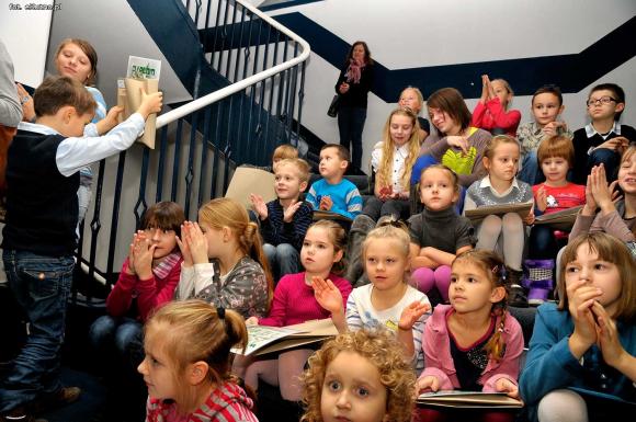 Papierowy świat zwierząt w Urzędzie Miasta