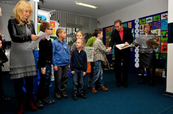 Papierowy świat zwierząt w Urzędzie Miasta