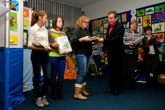 Papierowy świat zwierząt w Urzędzie Miasta