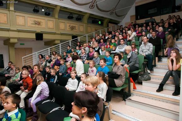 Teatr Puszek: Nie ma tego złego dla małej kutnowskiej publiczności