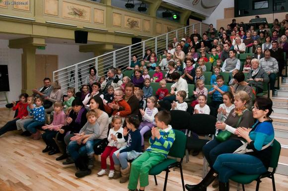 Teatr Puszek: Nie ma tego złego dla małej kutnowskiej publiczności