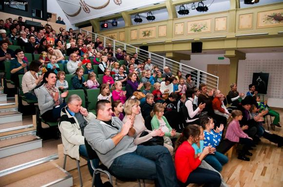 Teatr Puszek: Nie ma tego złego dla małej kutnowskiej publiczności