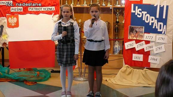 Koncert Pieśni Patriotycznej w Szkole Podstawowej im. Marii Kownackiej w Grabowie