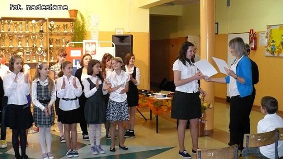 Koncert Pieśni Patriotycznej w Szkole Podstawowej im. Marii Kownackiej w Grabowie