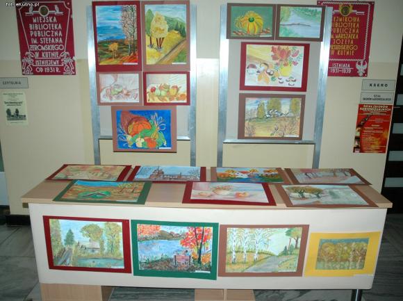 Zobacz w bibliotece wystawę pt. Barwy jesieni