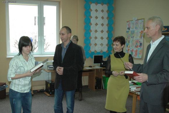 Zobacz w bibliotece wystawę pt. Barwy jesieni