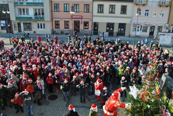 Na wielkiej paradzie mikołajów. VIII Rajd Mikołajkowy łęczyckiego Oddziału PTTK