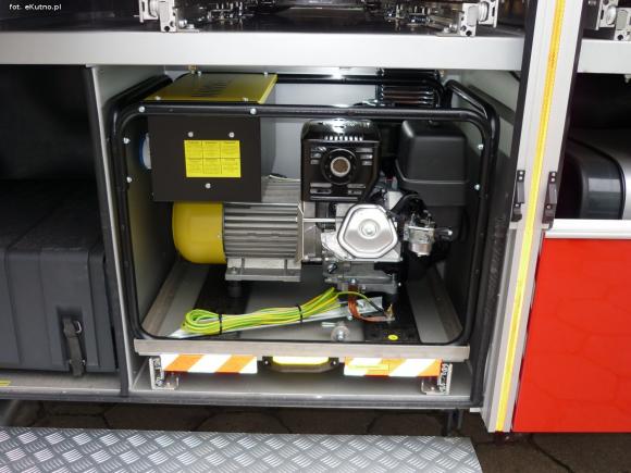 Kutnowscy strażacy wzbogacili się o nowy specjalistyczny samochód