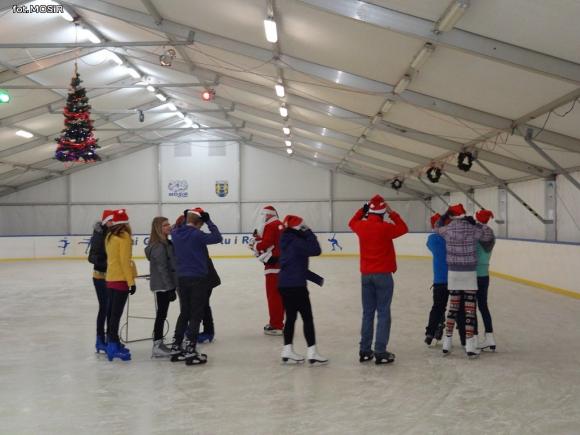 Mikołaj w parku wodnym i na lodowisku
