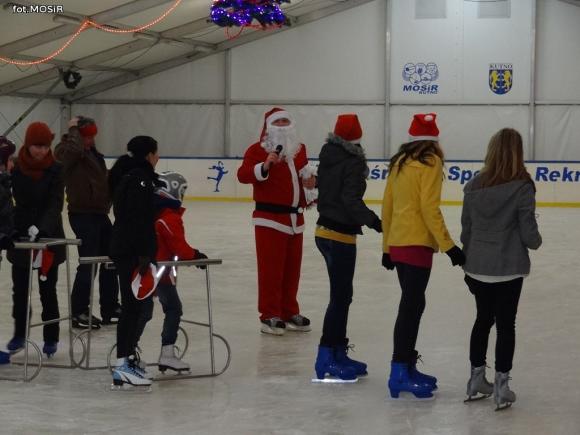 Mikołaj w parku wodnym i na lodowisku