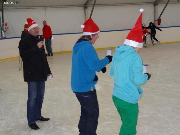 Mikołaj w parku wodnym i na lodowisku