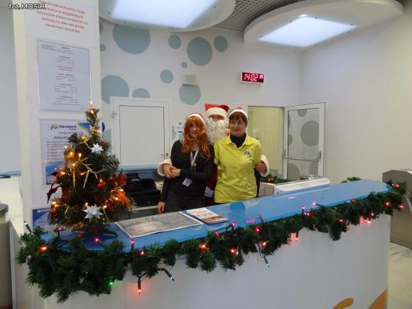 Mikołaj w parku wodnym i na lodowisku