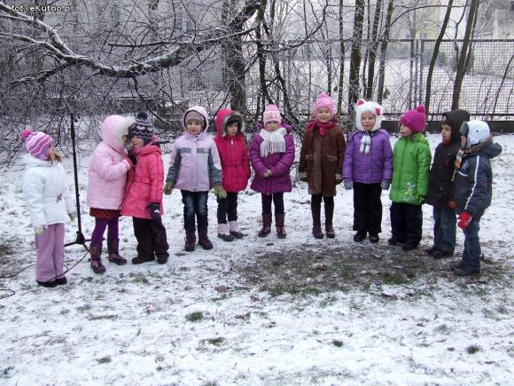 Najładniejsze ozdoby i wspólne ubieranie choinek w kutnowskim parku
