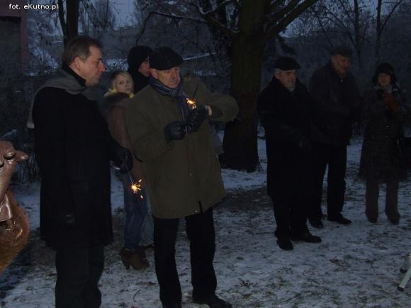 Najładniejsze ozdoby i wspólne ubieranie choinek w kutnowskim parku