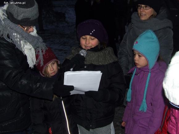 Najładniejsze ozdoby i wspólne ubieranie choinek w kutnowskim parku