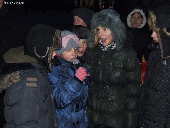 Najładniejsze ozdoby i wspólne ubieranie choinek w kutnowskim parku