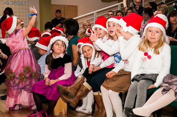 Zostali Mikołajami. Artystyczne prezentacje pod choinkę