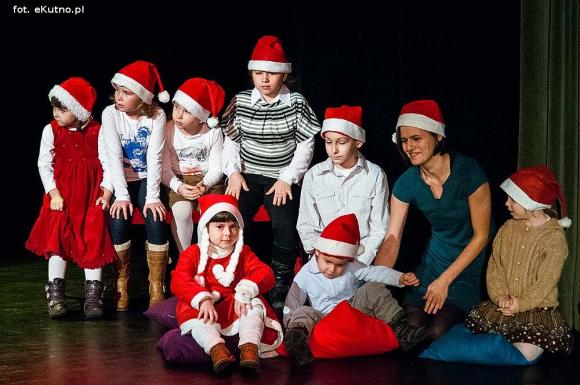 Zostali Mikołajami. Artystyczne prezentacje pod choinkę