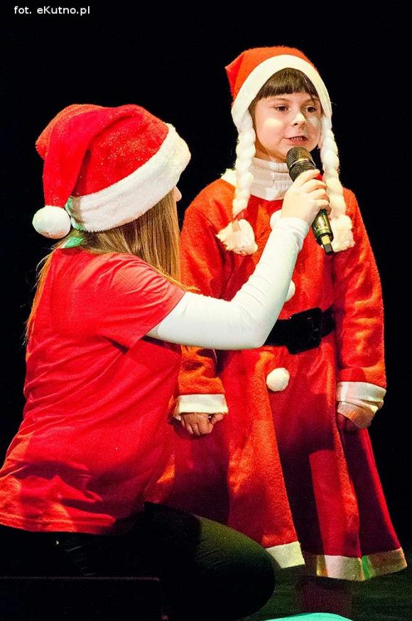 Zostali Mikołajami. Artystyczne prezentacje pod choinkę