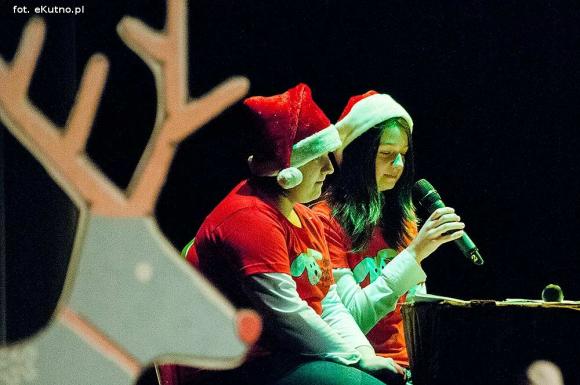 Zostali Mikołajami. Artystyczne prezentacje pod choinkę