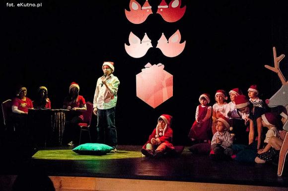 Zostali Mikołajami. Artystyczne prezentacje pod choinkę