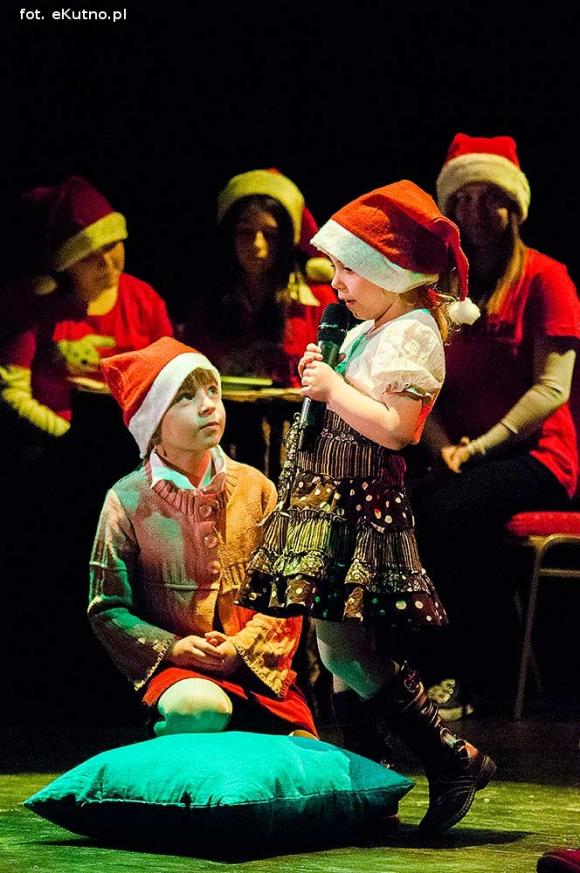 Zostali Mikołajami. Artystyczne prezentacje pod choinkę