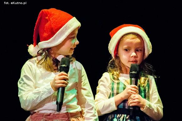 Zostali Mikołajami. Artystyczne prezentacje pod choinkę