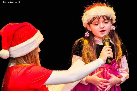 Zostali Mikołajami. Artystyczne prezentacje pod choinkę