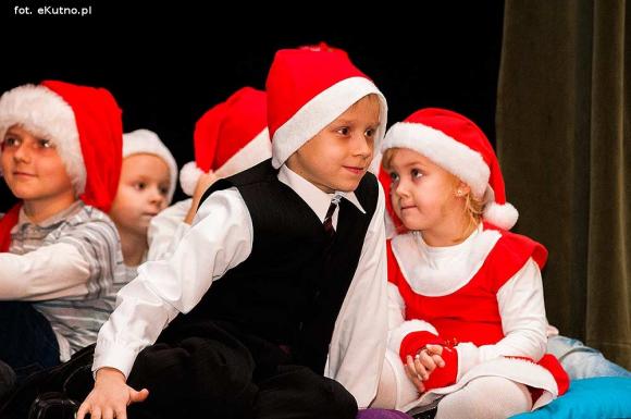 Zostali Mikołajami. Artystyczne prezentacje pod choinkę