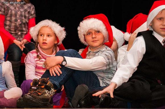 Zostali Mikołajami. Artystyczne prezentacje pod choinkę